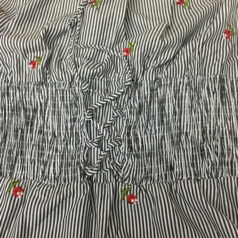 Roommates Striped Floral Lace Up Top Blouse - Women’s 1X NWT - Picture 2 of 13